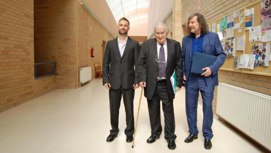 Gamoneda, entre Valladares e Rodríguez Fer, na Facultade de Humanidades da USC