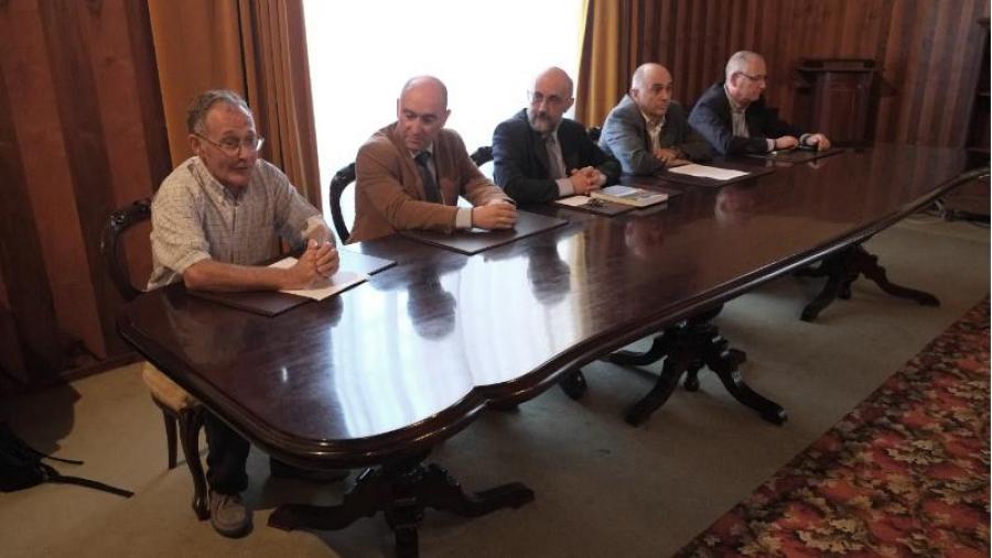 De esquerda a dereita, Ángel Carracedo, Juan Monterroso, Roberto López, Pablo Díaz e Juan Blanco (Foto:SERVIMAV-USC)