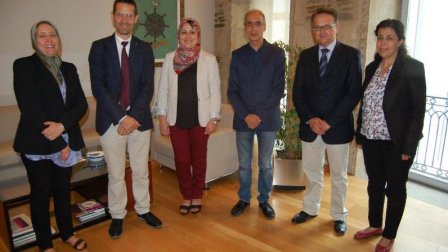 Barreiro e Bueno, cos membros da delegación universitaria marroquí