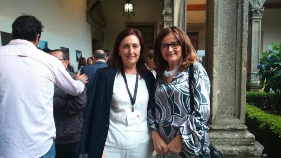 Pilar Bermejo (esquerda) e a presidenta da Sociedad Española de Química Analítica, Elena Domínguez