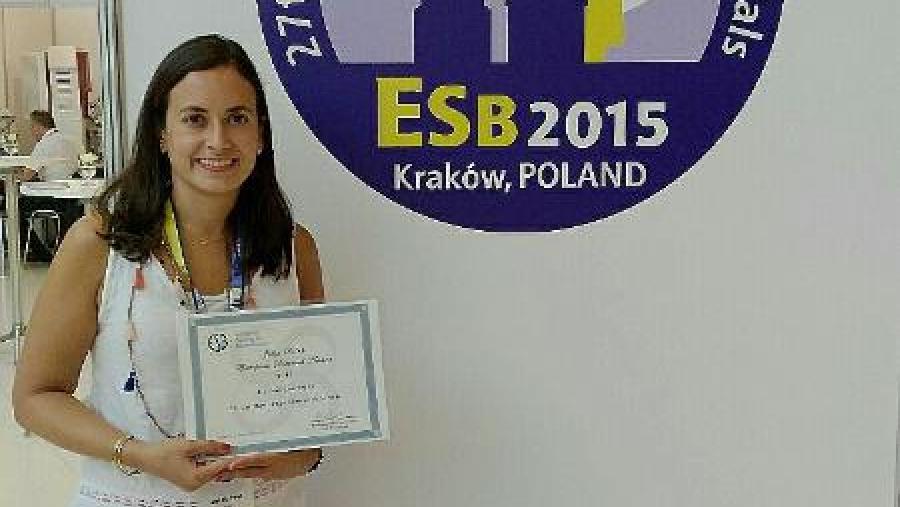 Ana Puga recolleu o premio no transcurso da 27th European Conference on Biomaterials