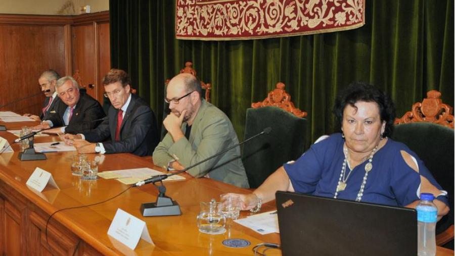 De dereita a esquerda, María José Buceta, Martiño Noriega, Alberto Núñez Feijóo, Juan Viaño e Rafael de Muslera (Foto: Santi Alvite)