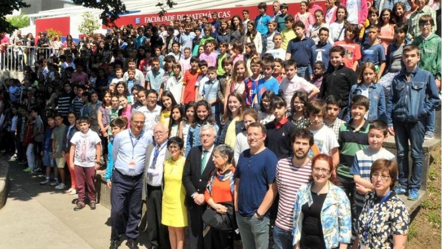 Os participantes na proba de selección celebrada en xuño xunto con membros do comité organizador. Foto: Santi Alvite