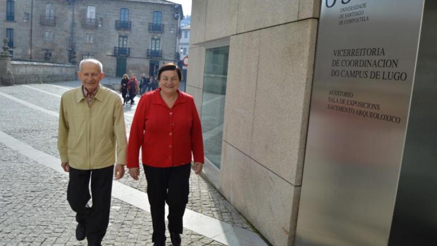 Raúl Fariñas e Alicia Ferreiro, na Praza Pío XII de Lugo