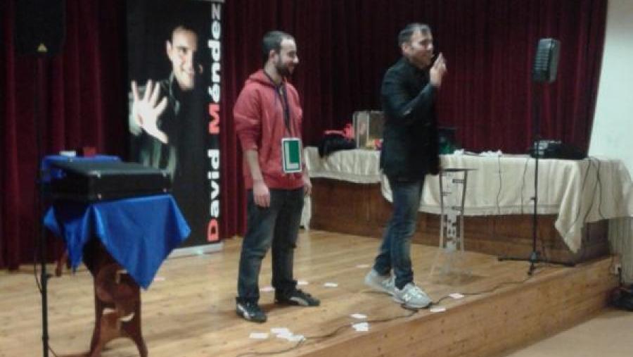 David Méndez, durante o seu espectáculo de maxia
