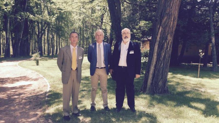 De esquerda a dereita Enrique Zas, Antonio Bueno -da Universidade de Granada- e Manuel Martínez -do plan de Física de Particulas e Aceleradores do ministerio