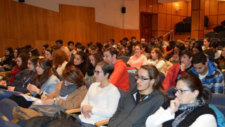 Participantes na sesión informativa sobre atención educativa a nenos con sordocegueira en Formación do Profesorado