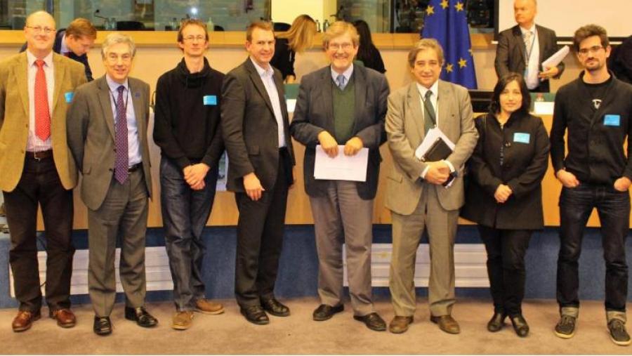 Rosa Mosquera, segunda pola dereita, con outros relatores participantes na conferencia sobre educación agroforestal