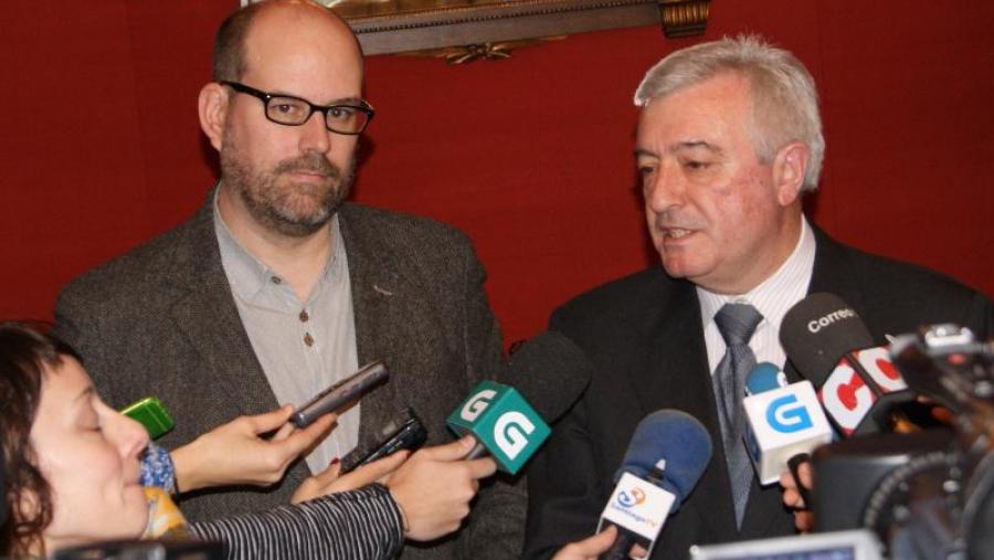 Martiño Noriega e Juan Viaño, tras a sinatura. Foto: Concello de Santiago