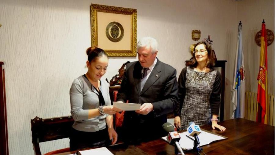 De esquerda a dereita, Inmaculada Rúa Parada, Juan Viaño e Dolores Álvarez Pérez. Foto: Servimav-USC