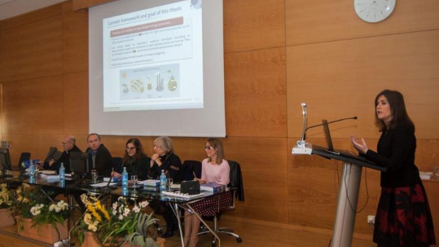 Paula Pérez defendeu a súa tese na Escola Técnica Superior de Enxeñaría (Foto: Iria Lema, Biogroup)