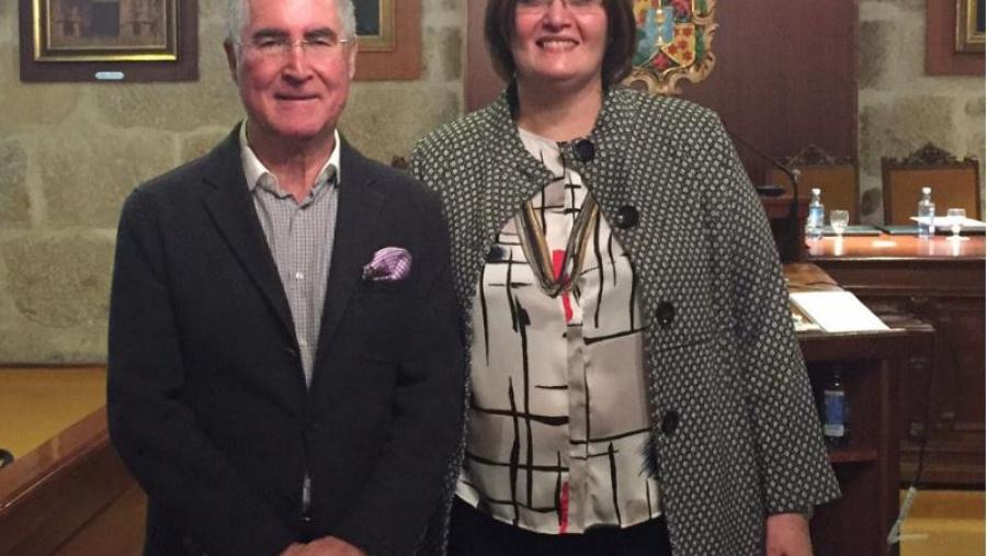 Lidia Castro xunto a un dos seus directores, o profesor Manuel Pombo