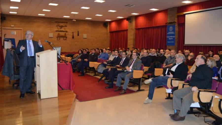 José Luis Antuña, na súa intervención no foro celebrado na Escola Politécnica Superior do campus de Lugo
