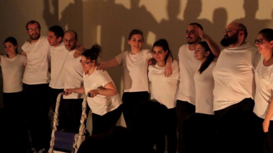 Actores participantes na representación de 'Mans de Papel' na residencia Bal y Gay