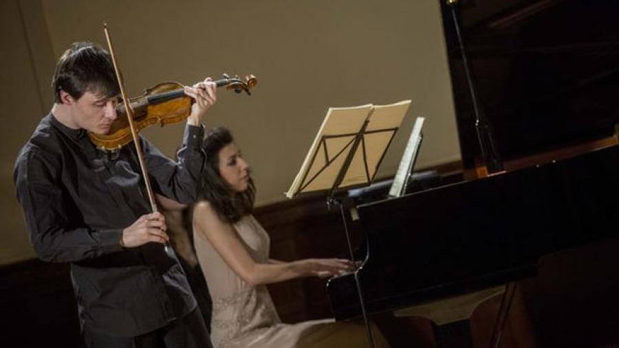 Alejandro Bustamante e Patricia Arauzo, nun concerto