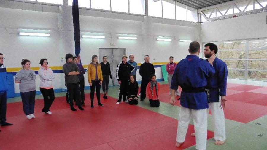 Participantes nun curso de inicaición de autodefensa da Fundación USC Deportiva