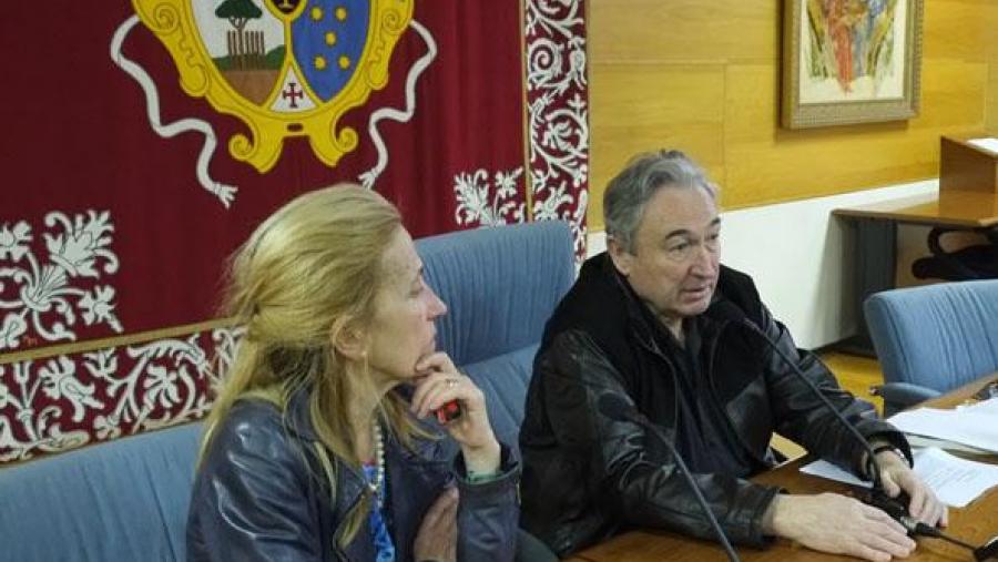 Maria Antonia Arias acompañou a Antonio Elorza na conferencia (Foto: SERVIMAV-USC)