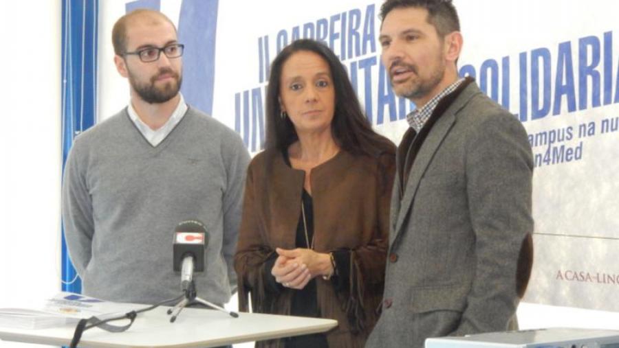 De esquerda a dereita, o alumno de Medicina Daniel Grado; a presidenta da Fundación Andrea, Charo Barca, e Antonio Vázquez de Campus na Nube.