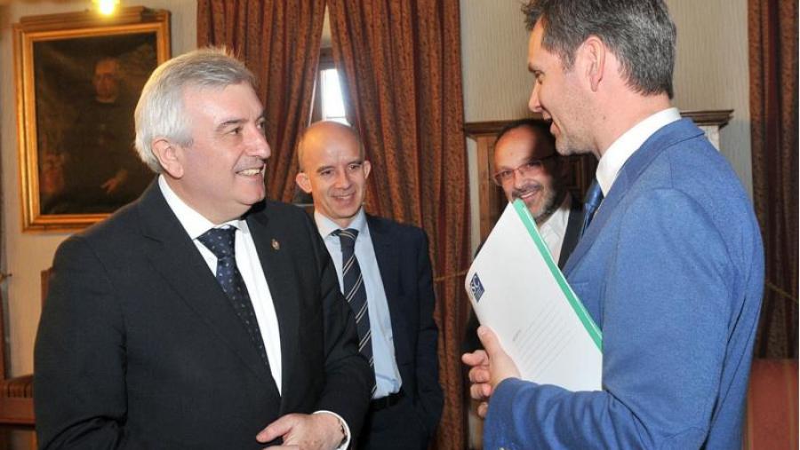 A USC elaborará a metodoloxía de xestión da transparencia pública para o Concello de Ames