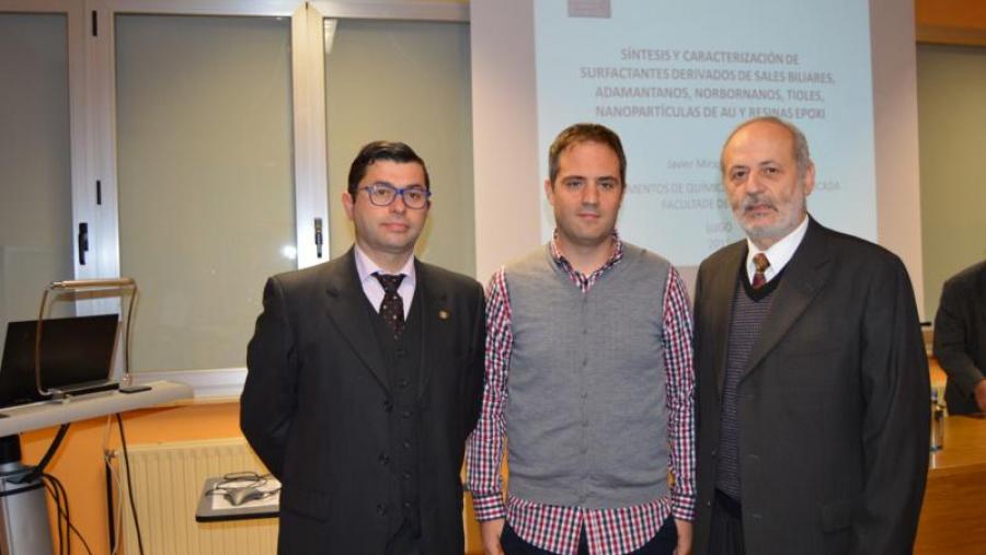 Miragaya Otero, no centro, entre Francisco Fraga e José Vázquez Tato, na Facultade de Ciencias
