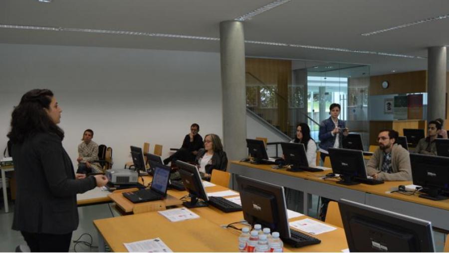 Álvarez Alcaraz, na súa intervención na xornada 'Móvete por Europa', na Biblioteca Intercentros