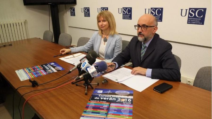 Katerina Vlasakova e Roberto López na presentación celebrada na Sala de Prensa. Foto: Servimav-USC