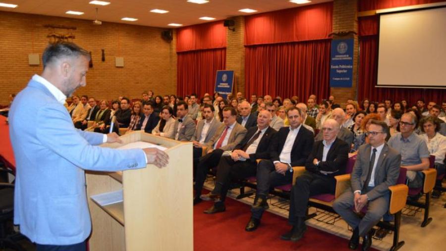 O coordinador do LaboraTe da USC, David Miranda, na presentación do acto de homenaxe a Rafael Crecente na Escola Politécnica Superior