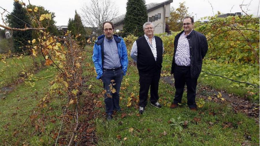 De esquerda a dereita, Javier J. Cancela, Benjamín J. Rey e Xesús Pablo González, na Escola Politécnica Superior de Lugo. Foto de X. Ponte