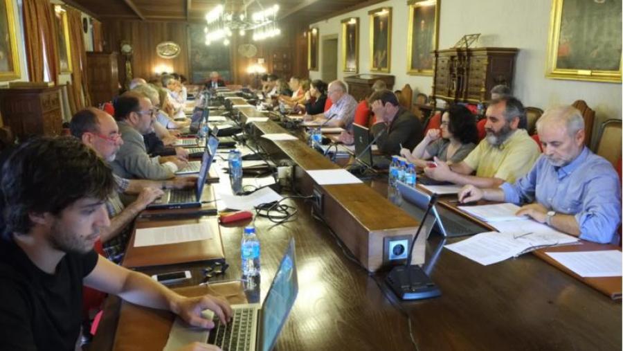 O Consello de Goberno aproba a creación de catro prazas de promoción interna ao corpo de catedráticos