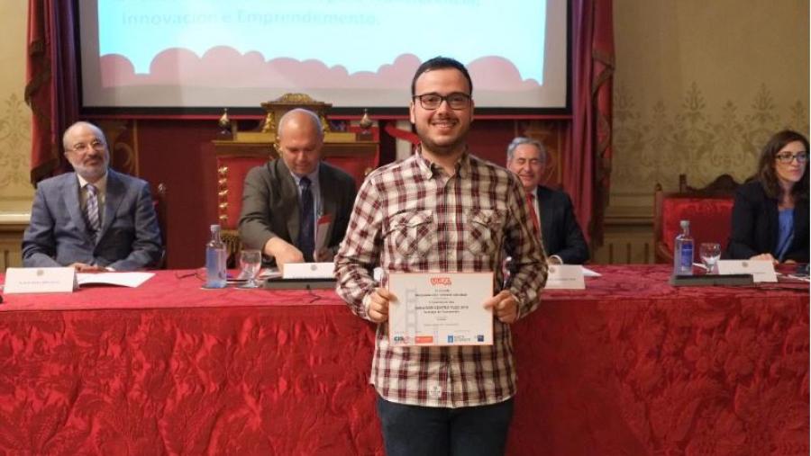 Yuzz Santiago premia cun viaxe a Silicon Valley o proxecto Pyrkaia Firing System, un software para deseñar eventos de fogos artificiais