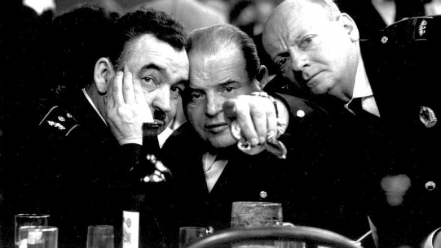 Fotograma da película 'Hoří, má panenko!' de Milos Forman