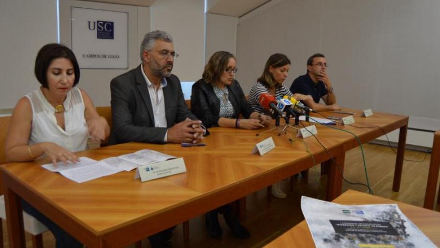 Dolores Fernández Tilve, Miguel Fernández, Carme Silva, Pilar García e Gonzalo Fernández, na presentación do congreso