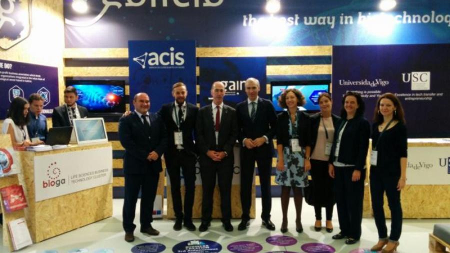 Os conselleiros de Sanidade e de Economía, no centro da imaxe, xunto con representantes da delegación galega presente en BioSpain