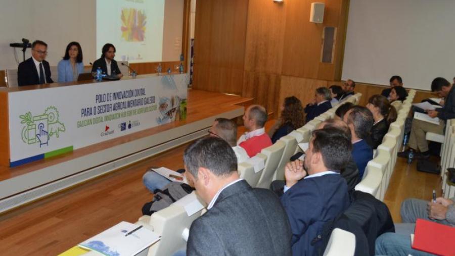 Bueno, Vázquez e Pérez, na clausura da xornada de presentación do polo de innovación dixital para o sector agroalimentario galego