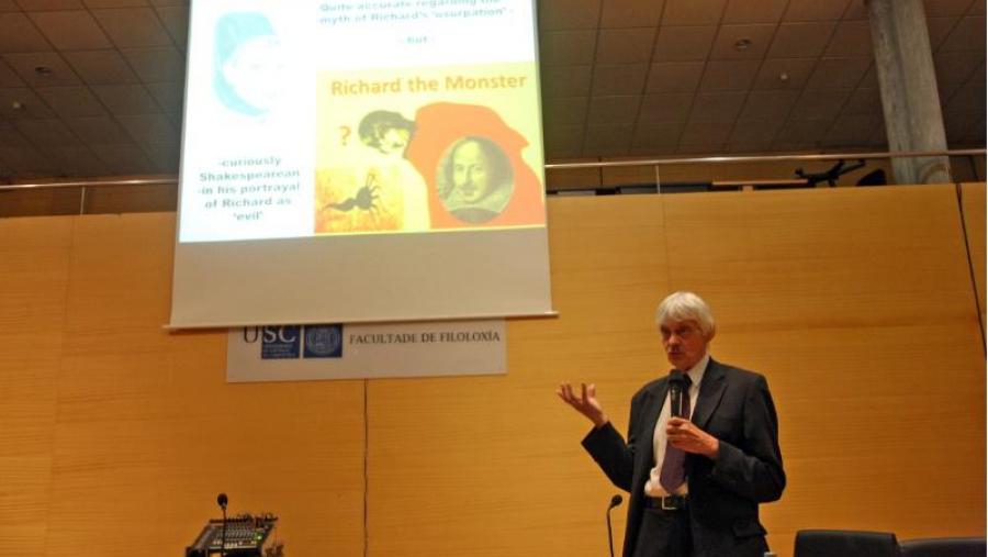 John Ashdown-Hill, nun instante da súa conferencia sobre Ricardo III. Foto: Servimav-USC