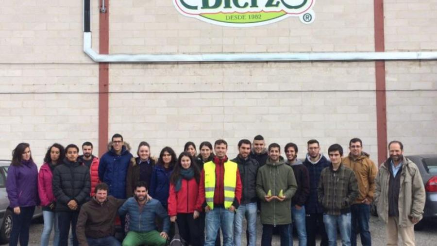 Estudantes e docentes da EPS, de visita a central hortifrutícola FrutiBierzo