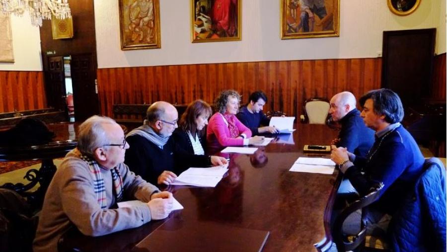 Xeografía e Historia constituíu o seu comité consultivo