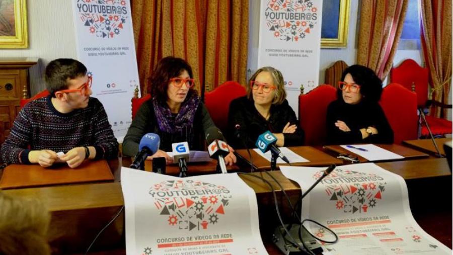 De esquerda a dereita, Alberto Oubiña, Mónica Fernández, Carme Silva e Mª Pilar Pérez. Foto. Servimav-USC