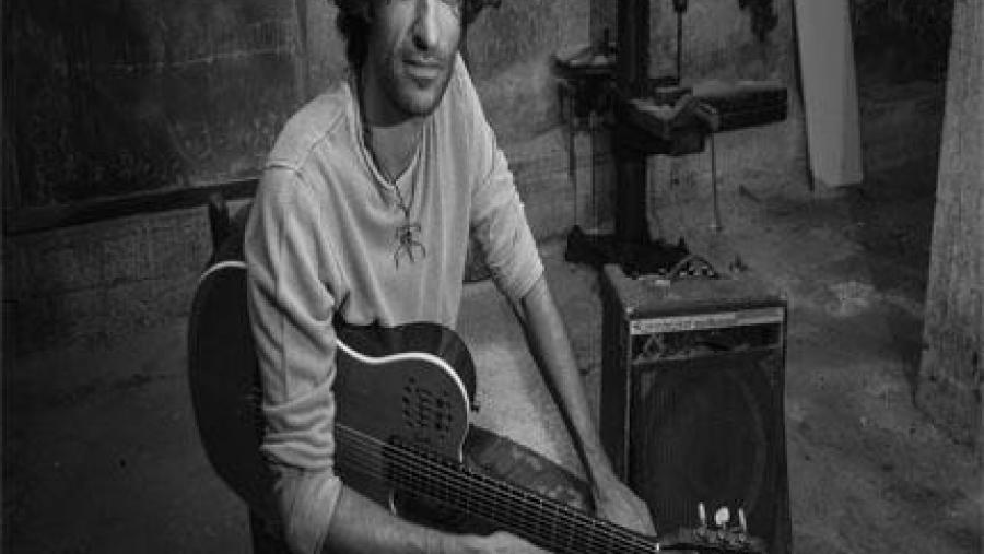 Xoán Curiel, cantautor