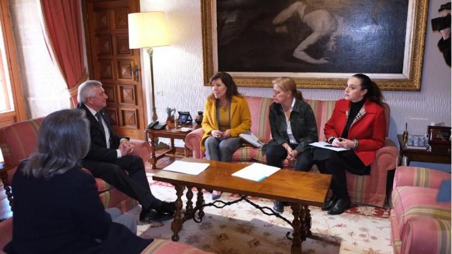 USC e Medio Ambiente avanzan novas colaboracións nos ámbitos da economía circular e o cambio climático