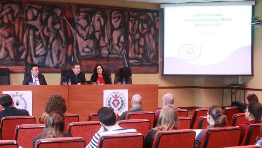 A sesión inaugural celebrada en Ciencias Económicas contou coa presenza da vicerreitora Dolores Álvarez. Foto: Servimav-USC