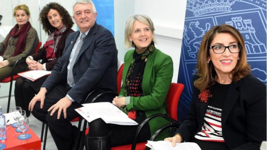 De esquerda a dereita, Elena Pernas, Covadonga Toca, Juan Viaño, Rosario García e Aurea López. Foto: Santi Alvite