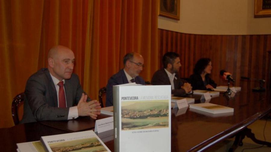 Unha investigadora da USC recompila nun volume a memoria visual de Pontevedra 
