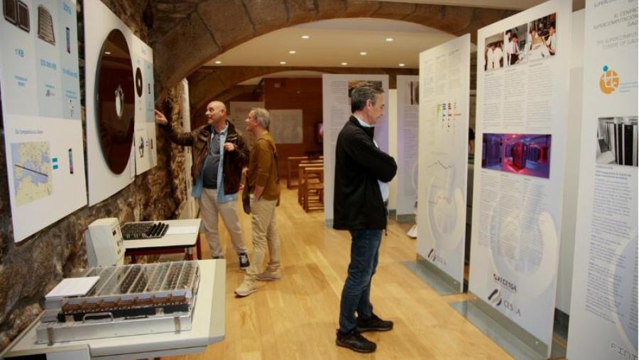 A historia da informática na USC, nunha mostra no Colexio de Fonseca