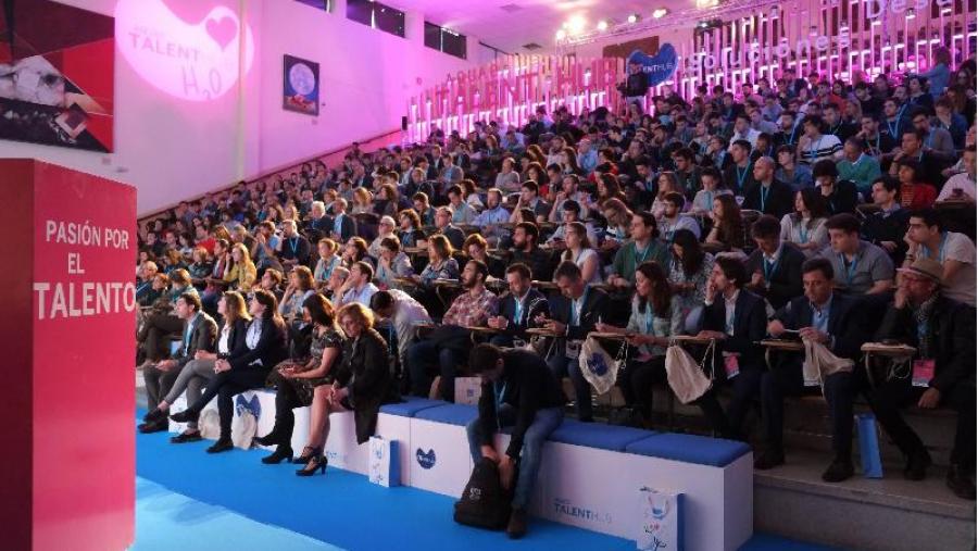 Centos de persoas se sumaron a esta iniciativa que conxuga creatividade e innovación. Foto: Servimav-USC