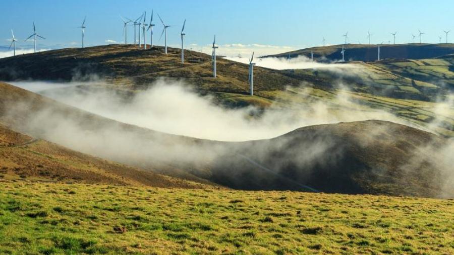 Eólicos na serra do Xistral. Foto de 3edata