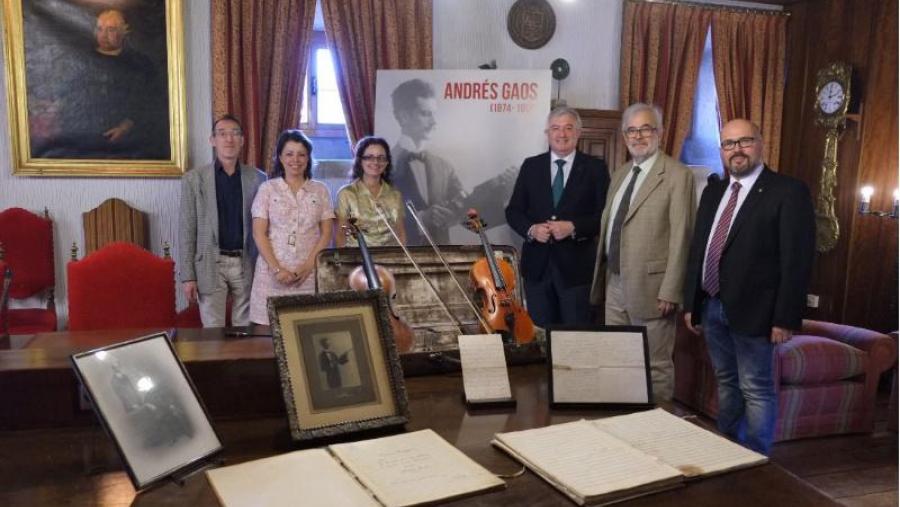 de dereita a esquerda, Javier Garbayo, Carlos Villanueva, Juan Viaño, Montserrat Capelán, Mabela Casal e Joam Trillo (Foto: SERVIMAV)