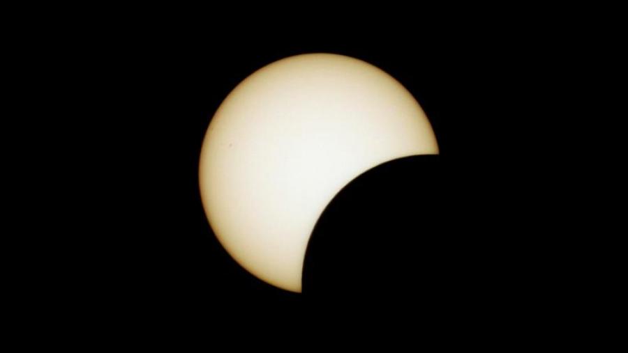 Imaxe de simulación do máximo da eclipse que se verá en Galicia