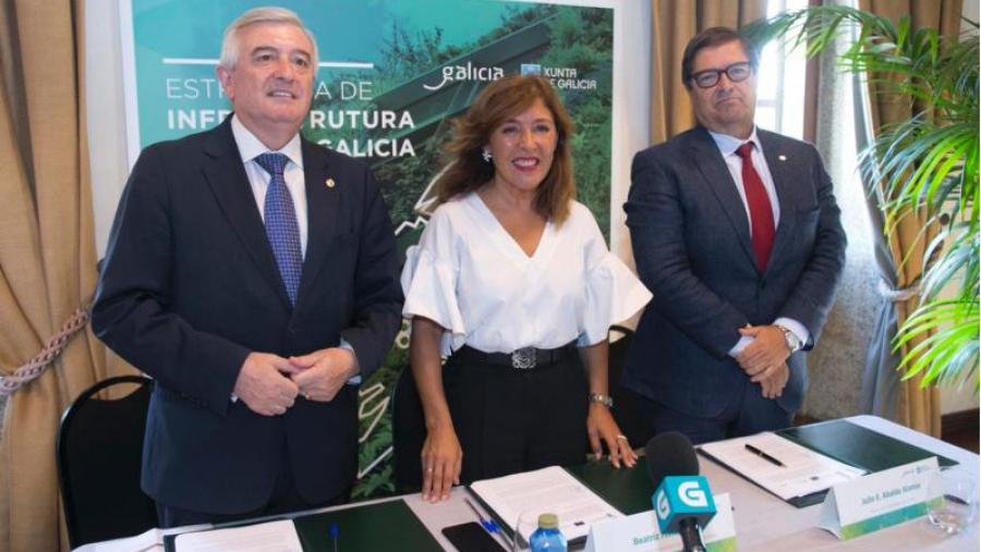 Juan Viaño, Beatriz Mato e Julio Abalde. Foto: Xunta de Galicia