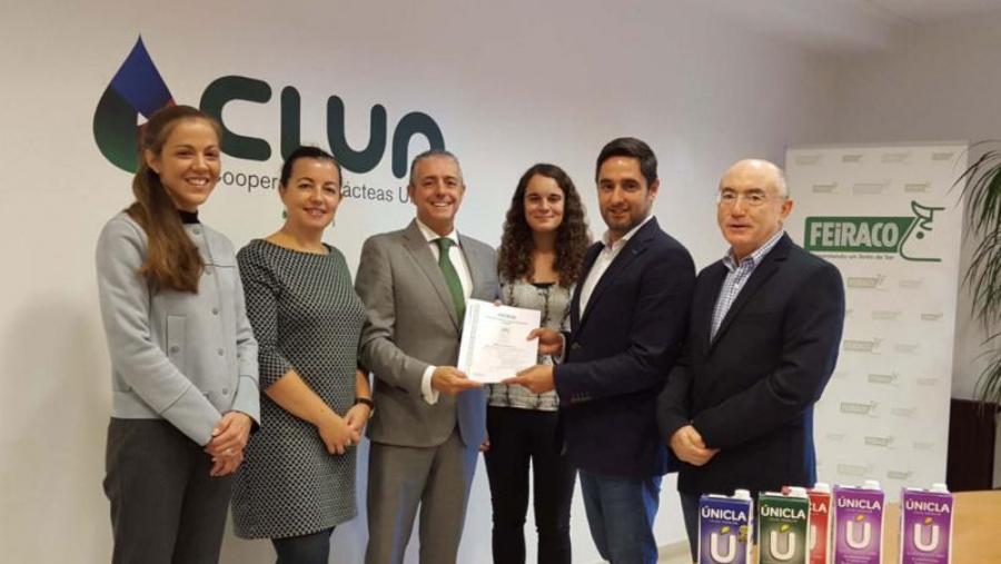 Un equipo da USC, autor da análise do ciclo de vida do leite Unicla 